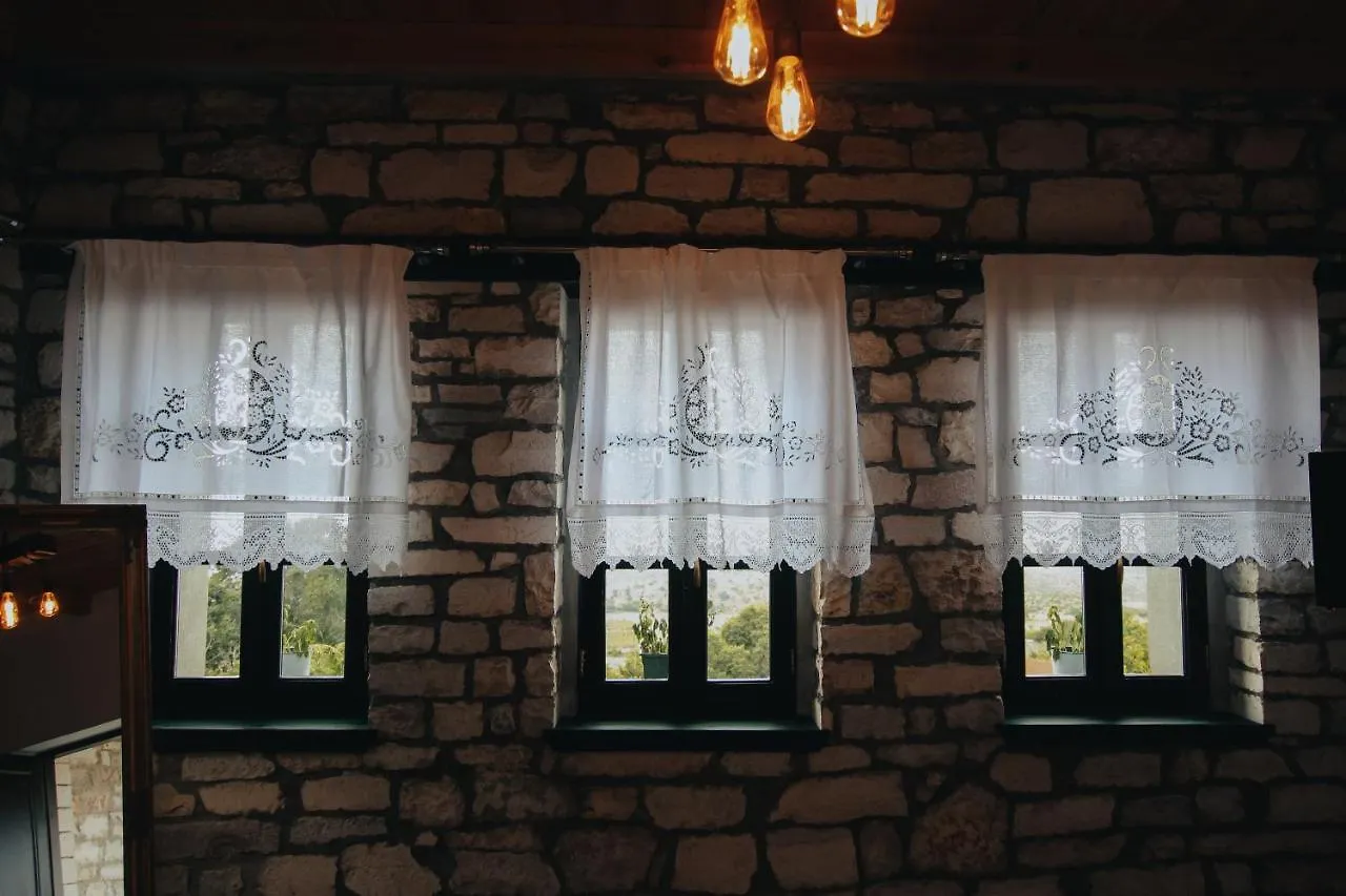 Bujtina Maria Hotel Gjirokaster Albania