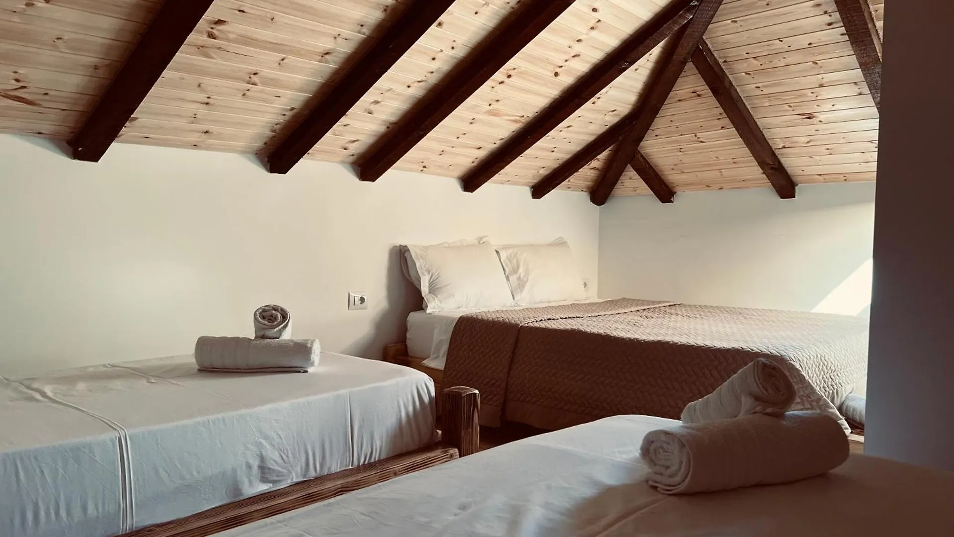 Bujtina Maria Hotel Gjirokaster 4*,