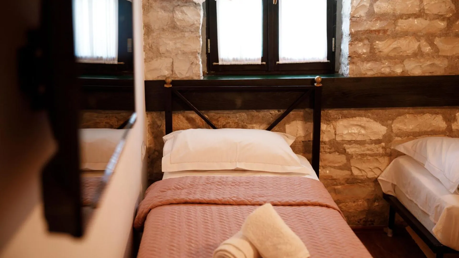Bujtina Maria Hotel Stegopull