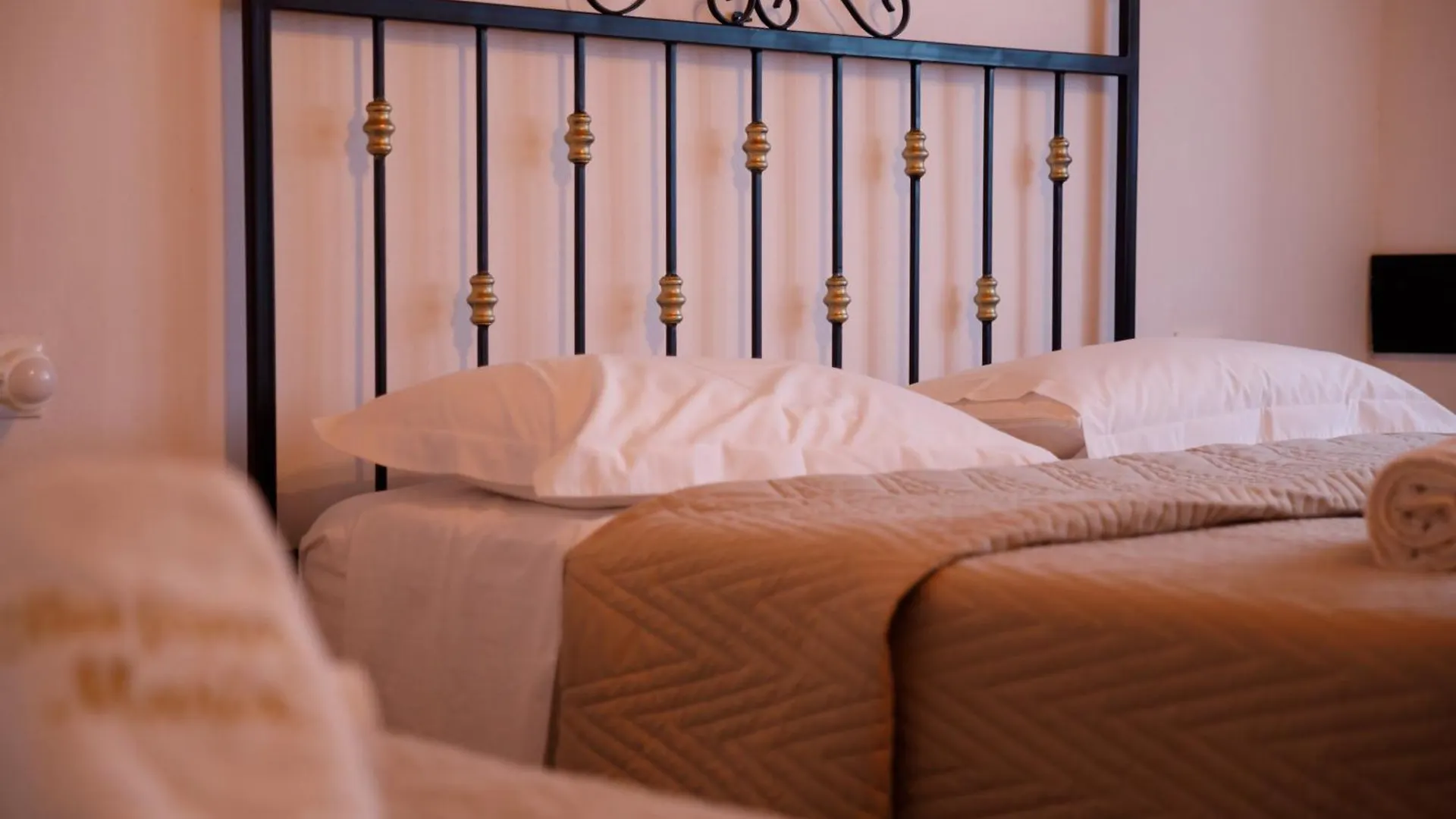 Bujtina Maria Hotel Stegopull 4*,