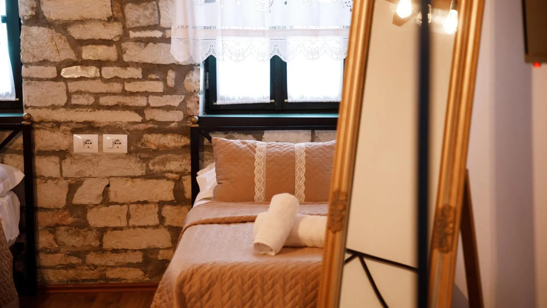 ****  Bujtina Maria Hotel Stegopull Albania