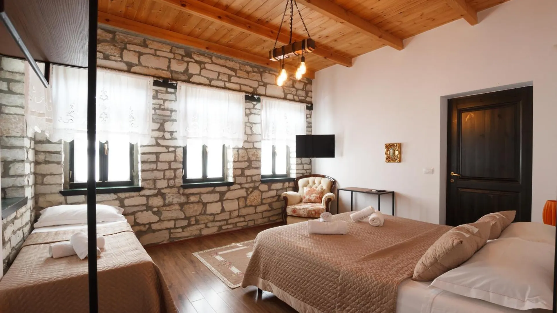 Bujtina Maria Hotel Stegopull Albania
