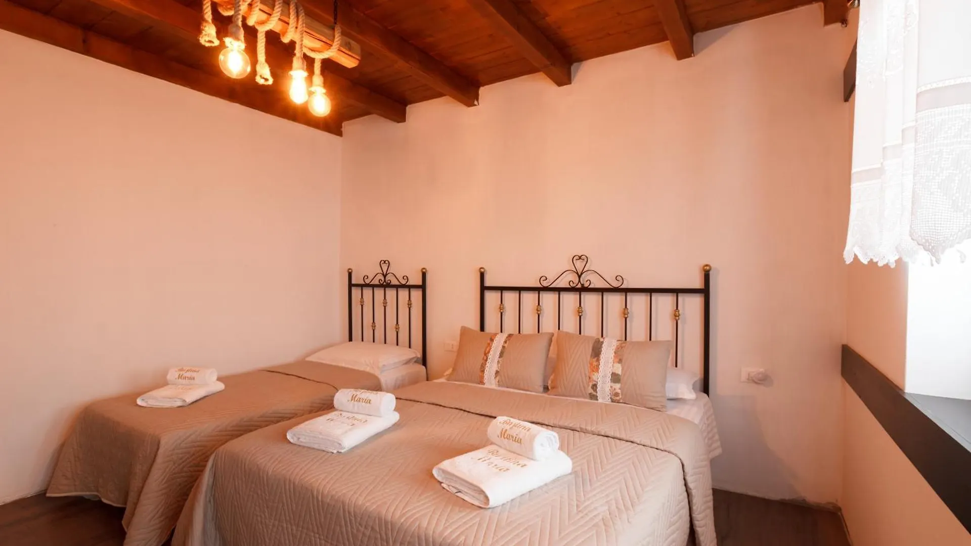 Bujtina Maria Hotel Stegopull