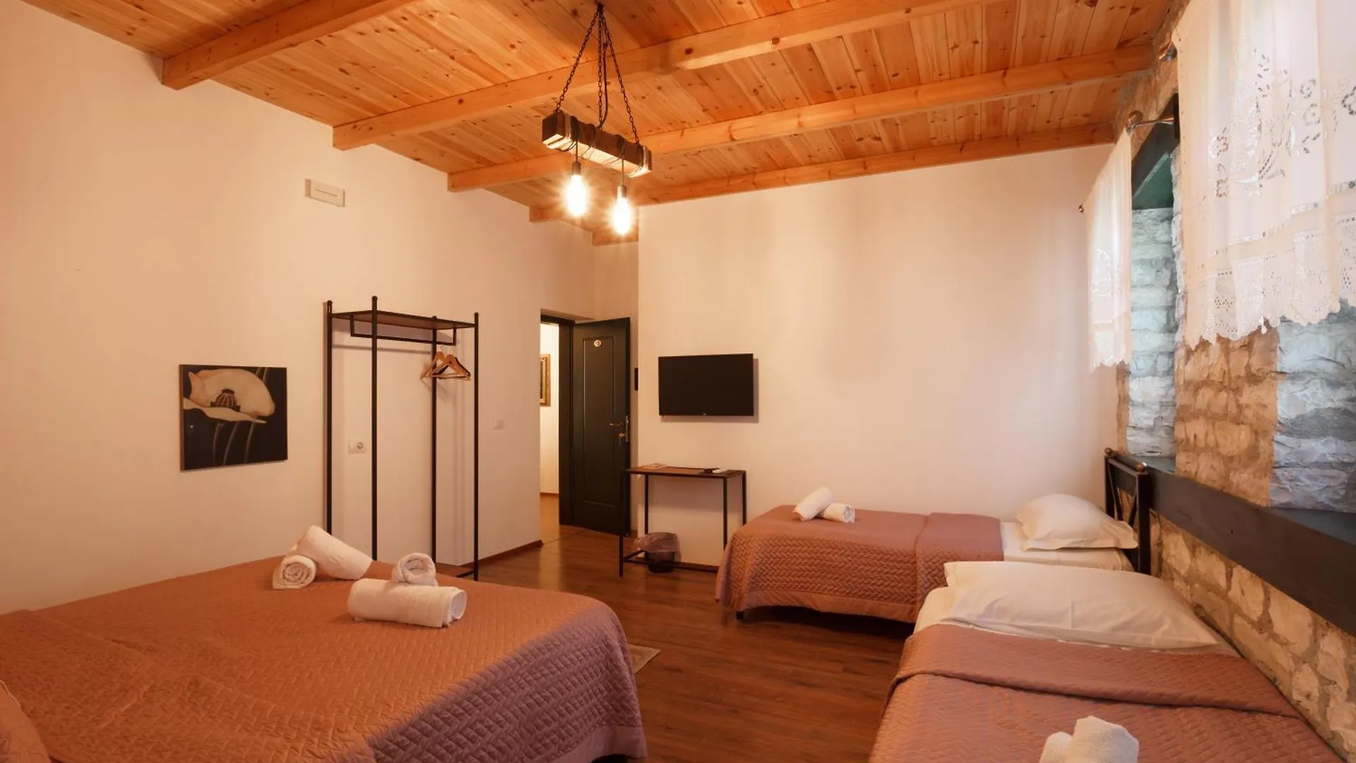 Bujtina Maria Hotel Stegopull Albania