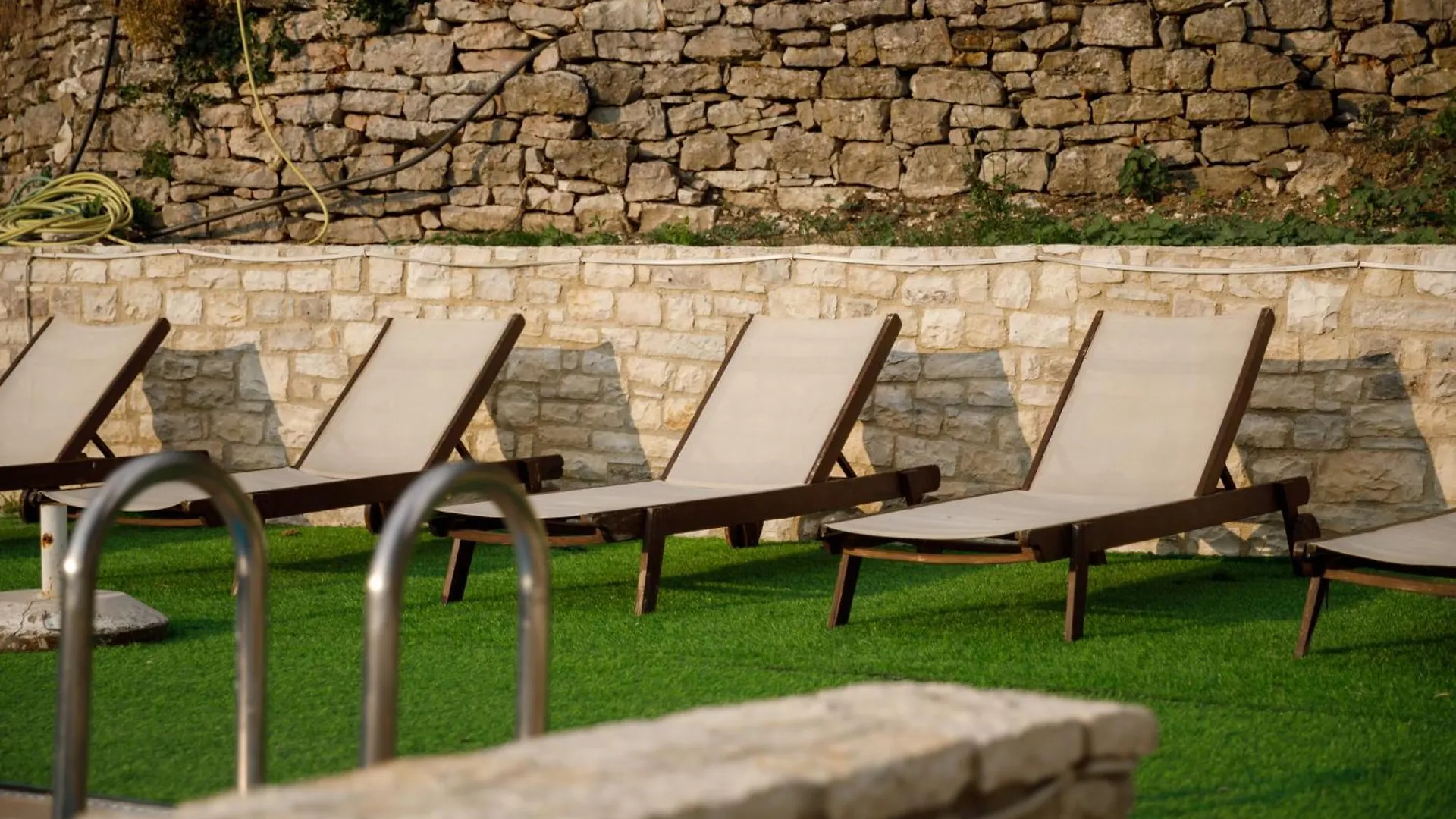 ****  Bujtina Maria Hotel Stegopull Albania