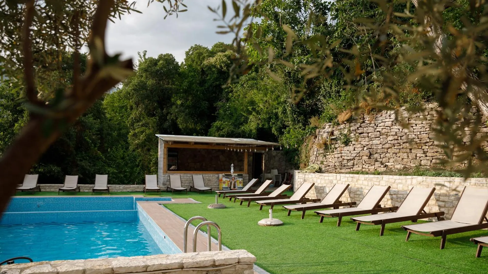 ****  Bujtina Maria Hotel Stegopull Albania